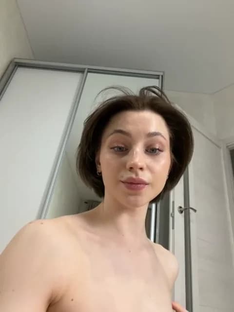 [2026-04-27 01:20] Camilla_Railian Show (39m)