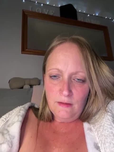 [2026-05-18 21:43] HoneyBluex Show (36m)