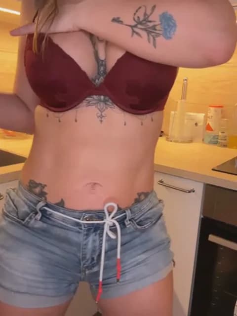 [2026-04-07 17:04] NymphoSwede Show (38m)