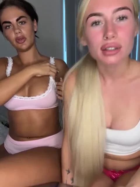 [2026-05-19 19:15] SexySaraxxoo Show (44m)