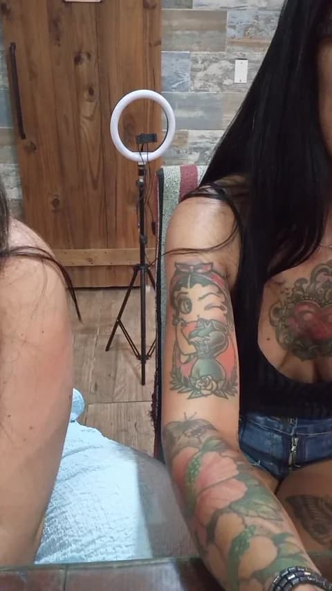 [2026-01-15 03:07] hotcurvi1 Show (89m)