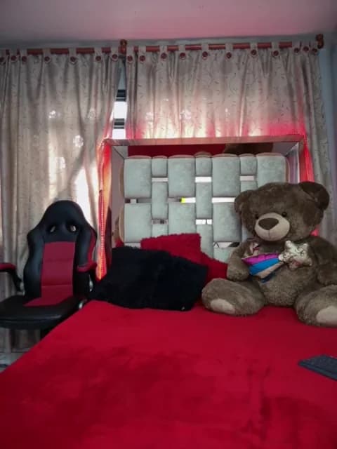 [2026-05-19 14:34] serena_willow Show (33m)