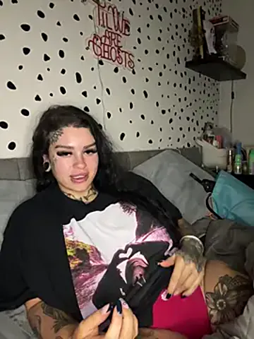 tempzzz12 Stripchat Model - Cam Recordings