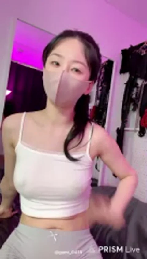 gumi_0418 Stripchat recording at 2026-05-06 01:18:00
